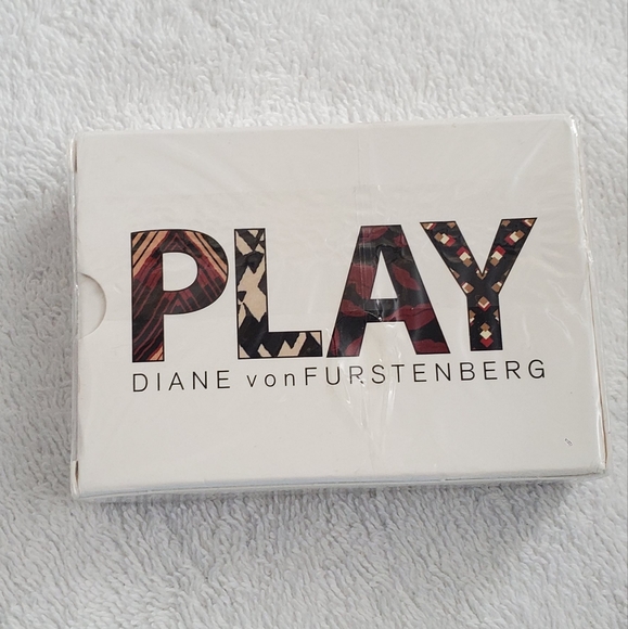 🔥HostPic🔥NWOT DVF DIANE VON  FURSTENBERG cards Games - NEW - Picture 4 of 5